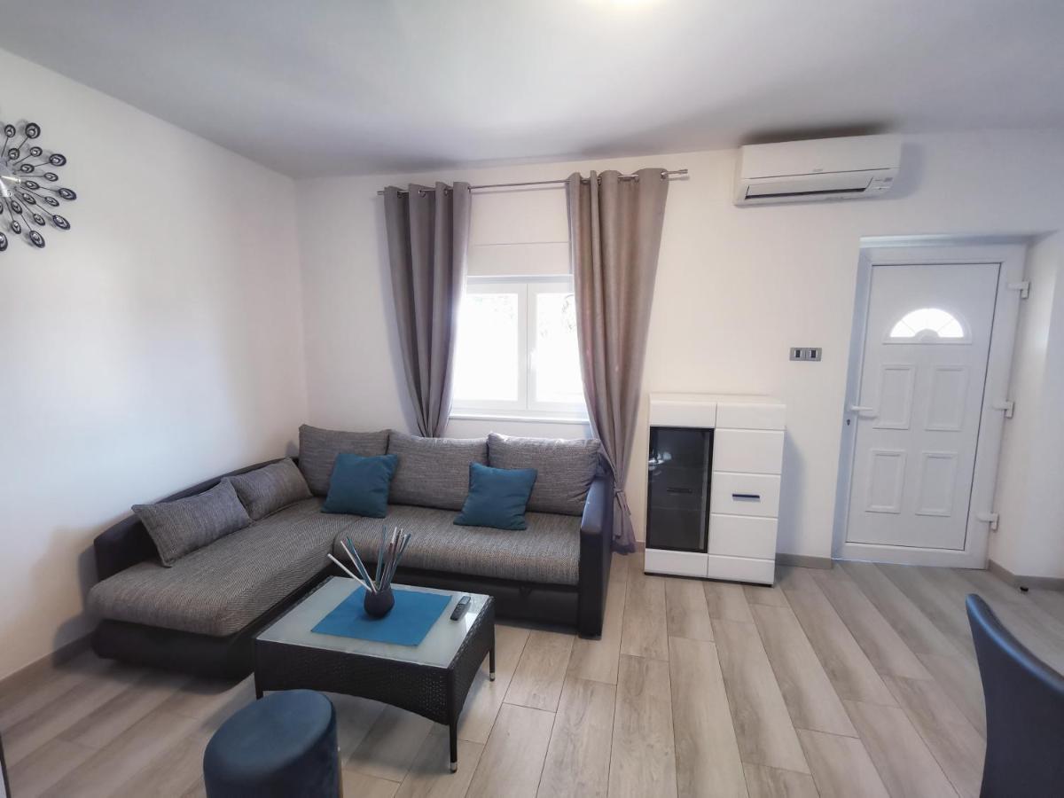 Ferienwohnung Apartman Rocan Vrsar Exterior foto