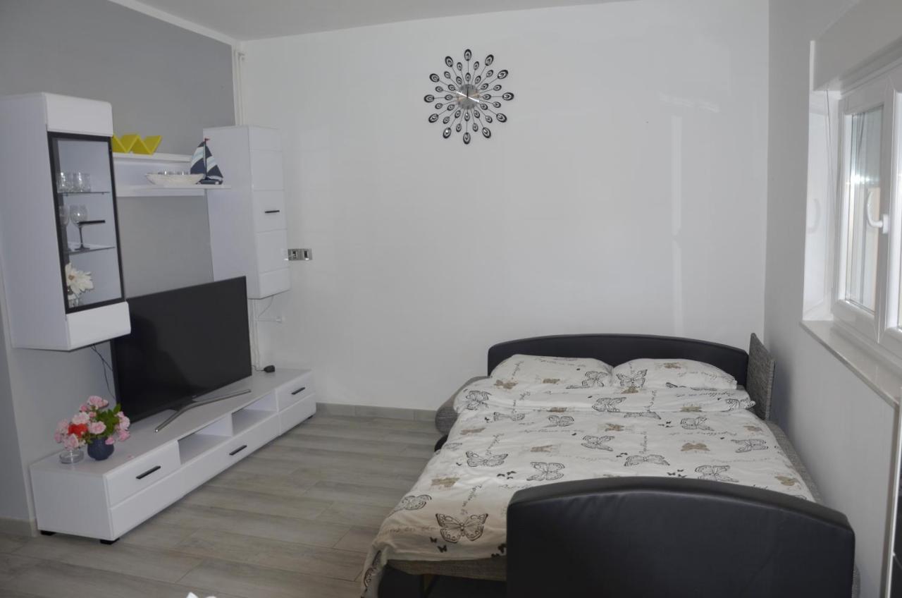 Ferienwohnung Apartman Rocan Vrsar Exterior foto